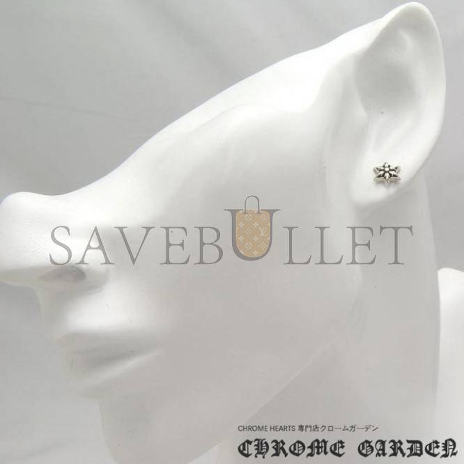 CHROME HEARTS CUT OUT STAR EARRING