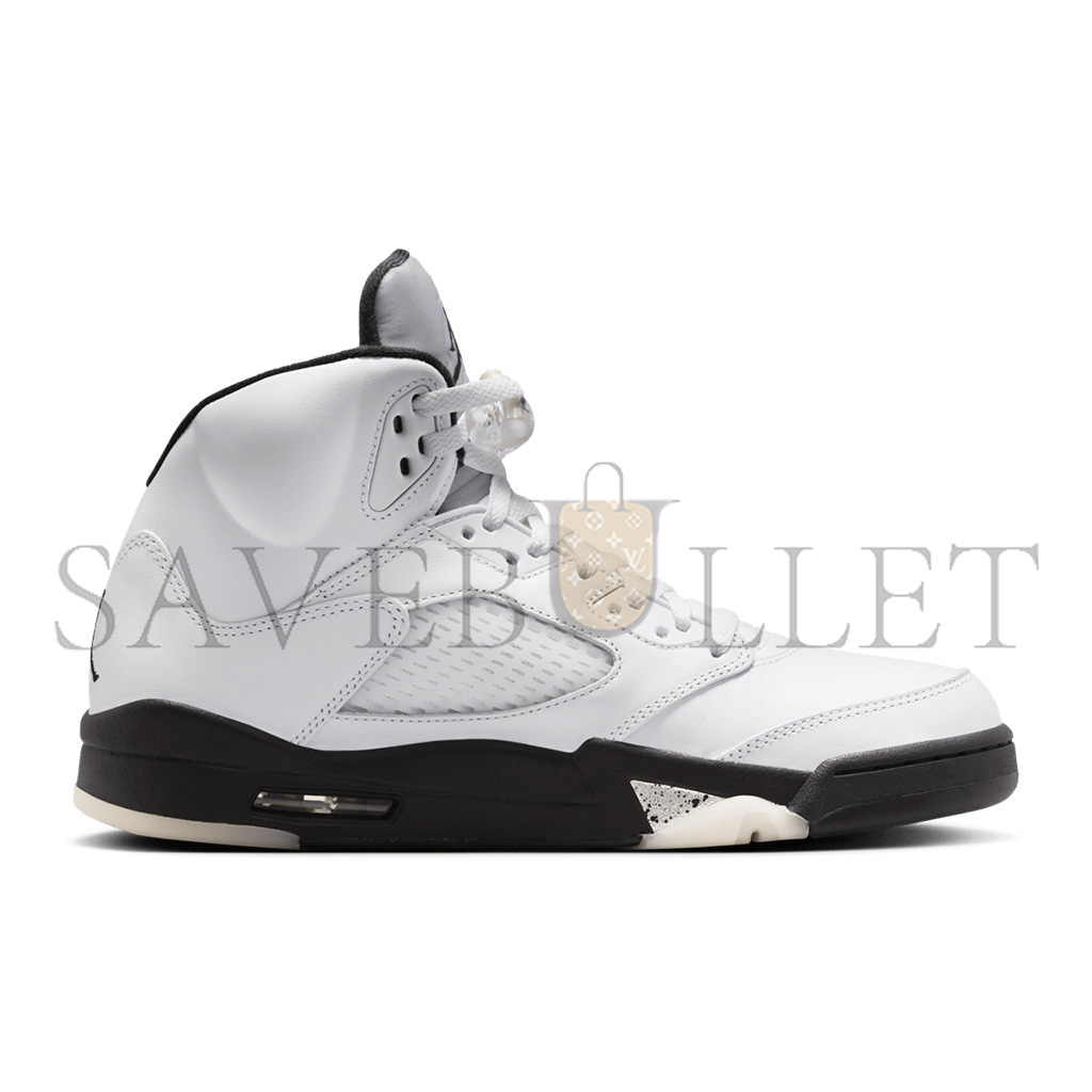 AIR JORDAN 5 RETRO WHITE AND BLACK DD0587-110