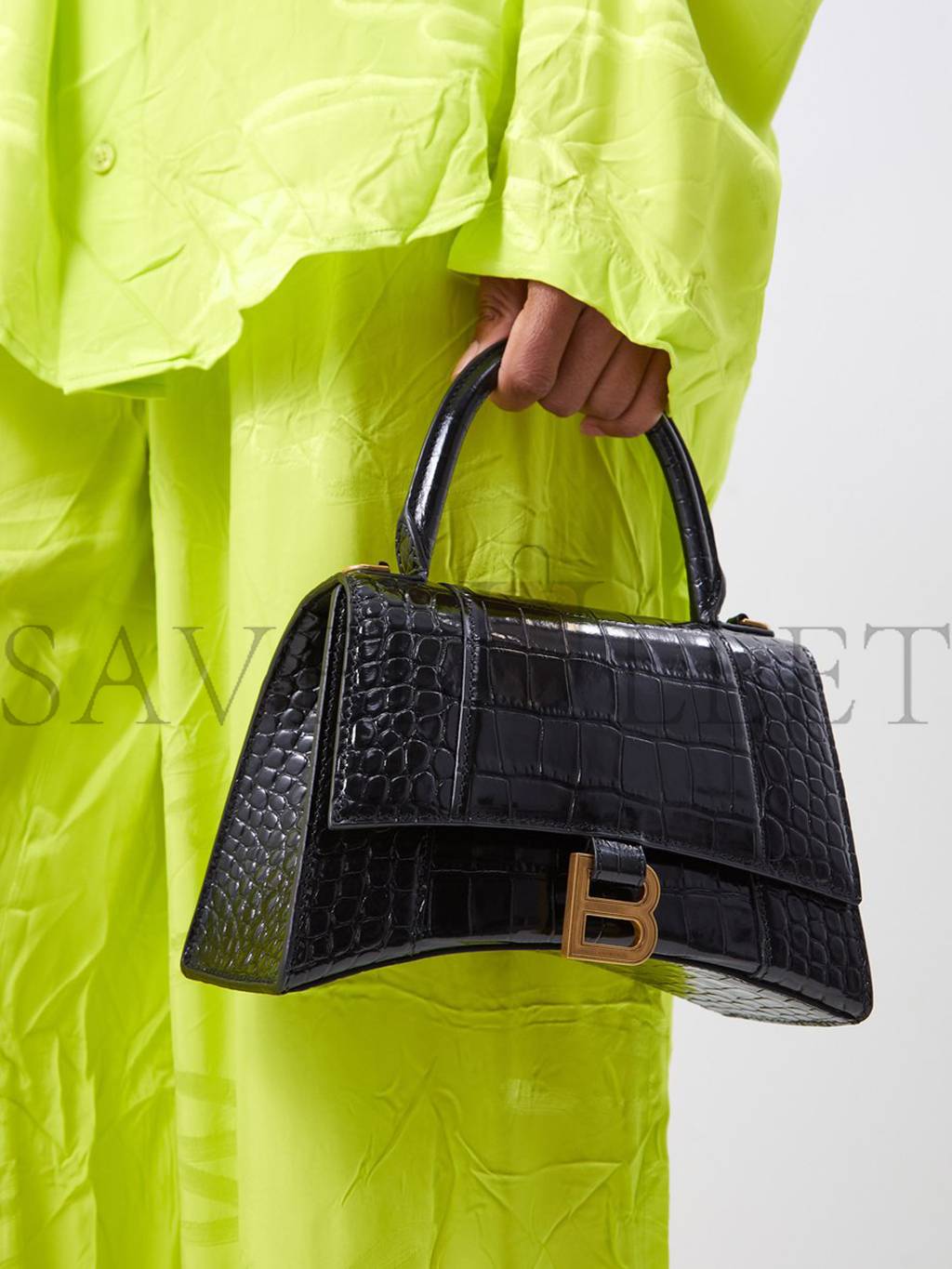 BALENCIAGA BLACK HOURGLASS S CROCODILE-EFFECT LEATHER BAG  MATCHESFASHION US (22.8*15.2*9cm)